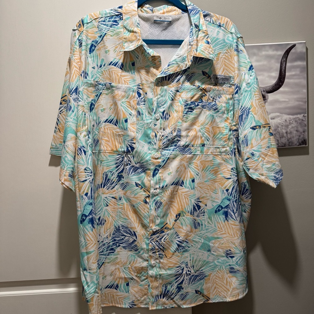 Columbia PFG button down short sleeve shirt